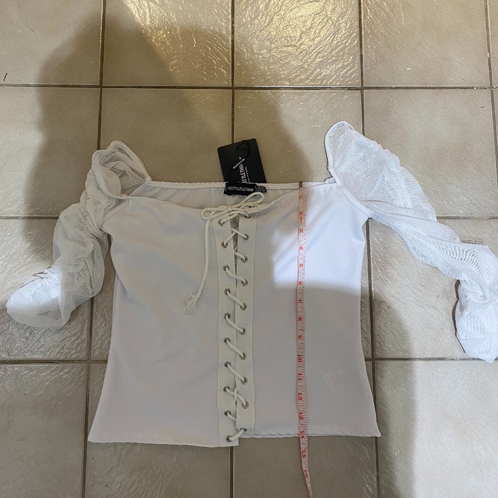 White top - Picture 3 of 3